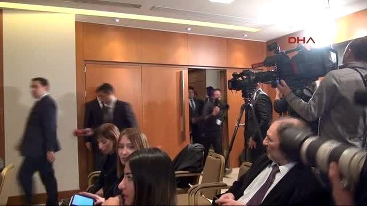 Başbakan Davutoğlu Yunanistan?da Gazetecilerin Sorularını Yanıtladı