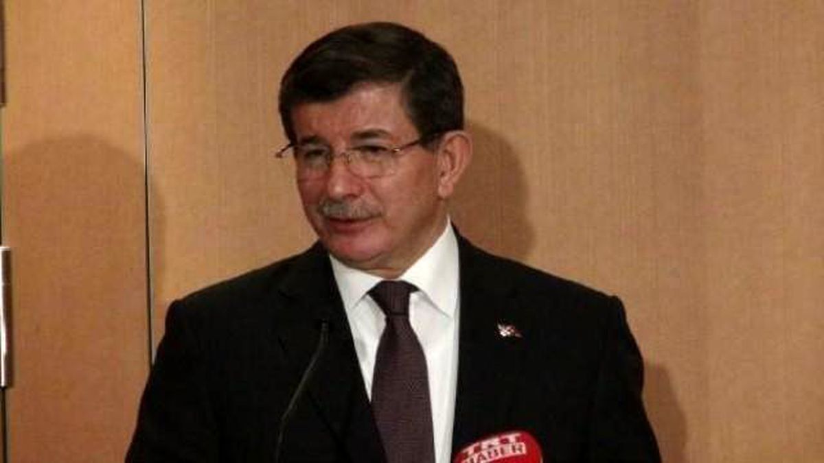 Başbakan Davutoğlu Yunanistan\'da Gazetecilerin Sorularını Yanıtladı