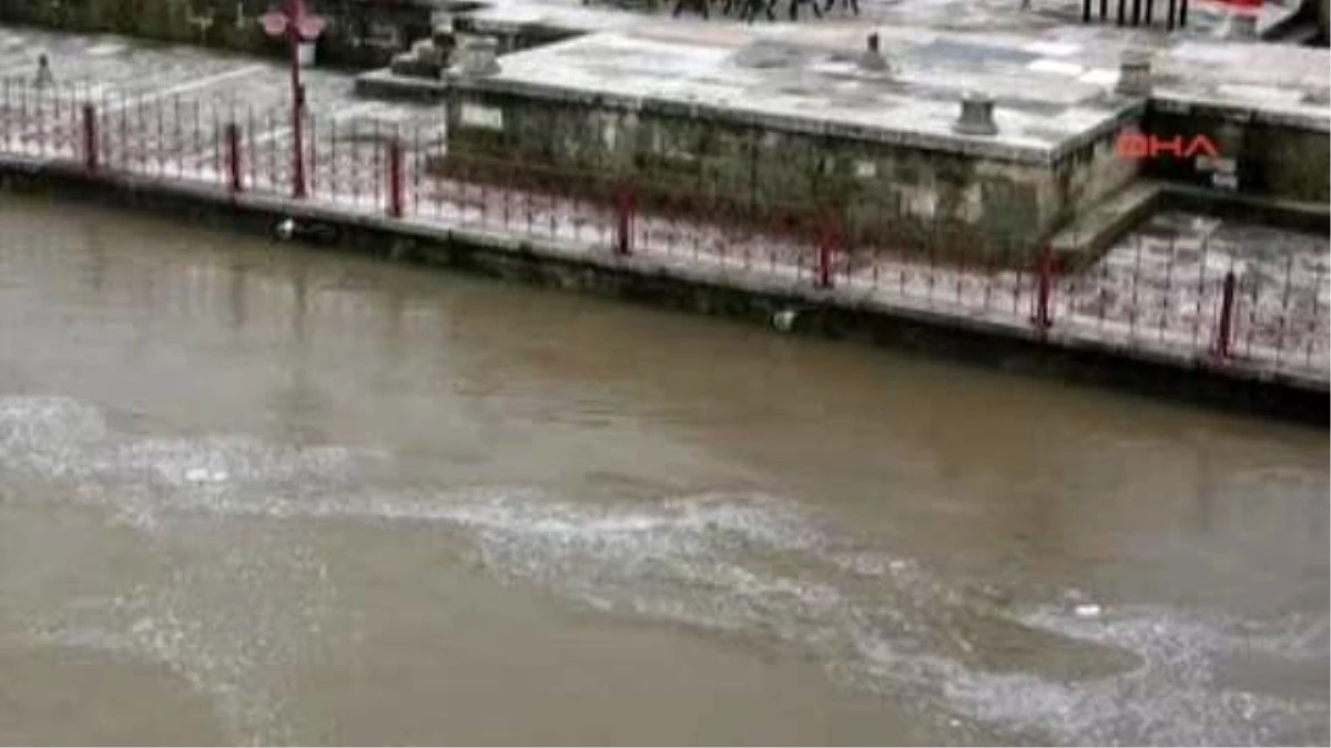 Edirne\'de Nehirler Taştı, Tarihi Köprüler Sular Altında Kaldı