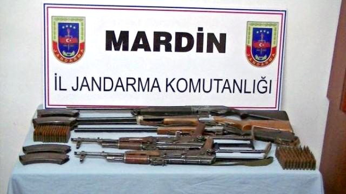 Mazıdağı\'nda 2 Kalaşnikof, 3 Av Tüfeği Ele Geçirildi