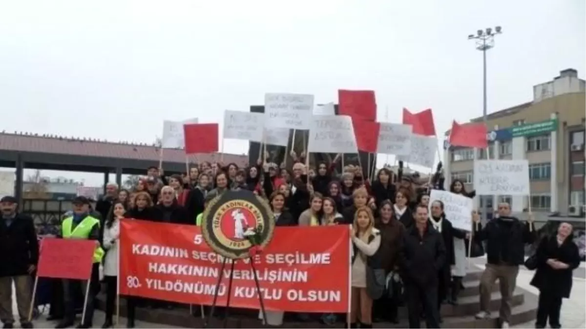 TKB, "Kadının Seçme ve Seçilme Hakkı Günü" Vesilesiyle Eylem Yaptı