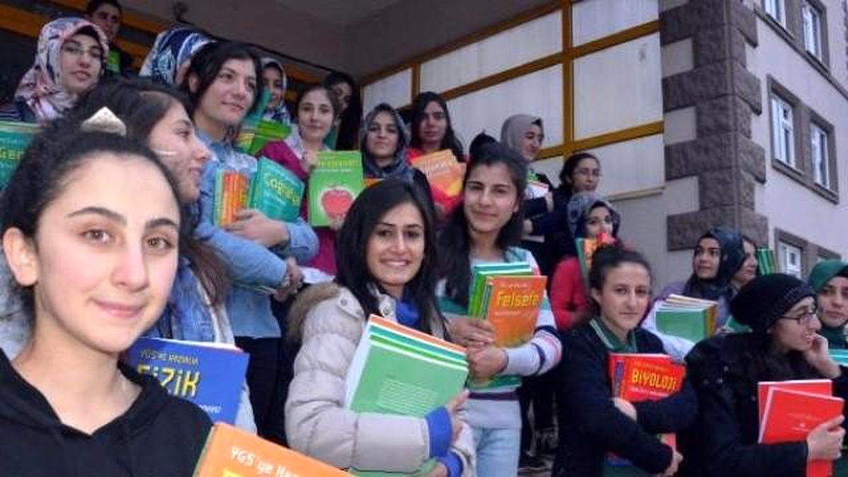 Aydın Doğan Vakfı\'ndan, Öğrencilere Üniversite Hazırlık Seti
