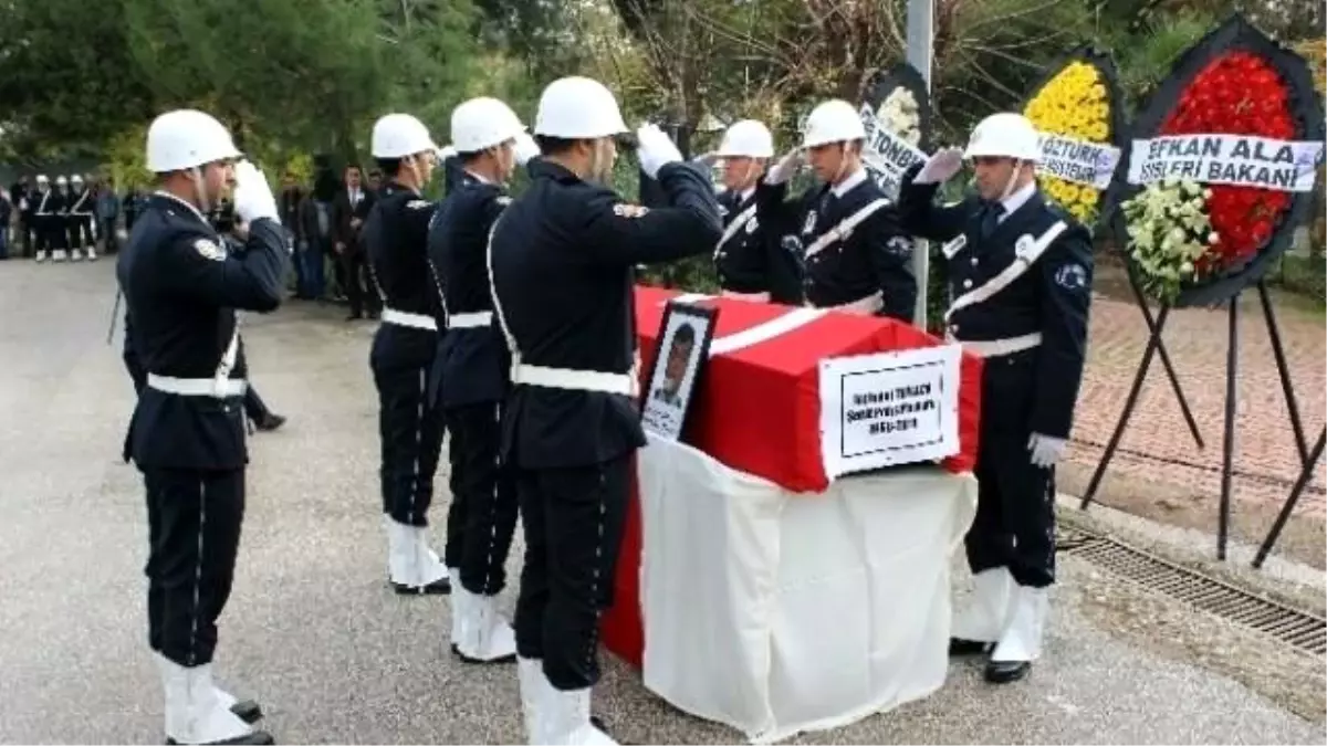 Bıçaklanarak Şehit Olan Polise Son Görev