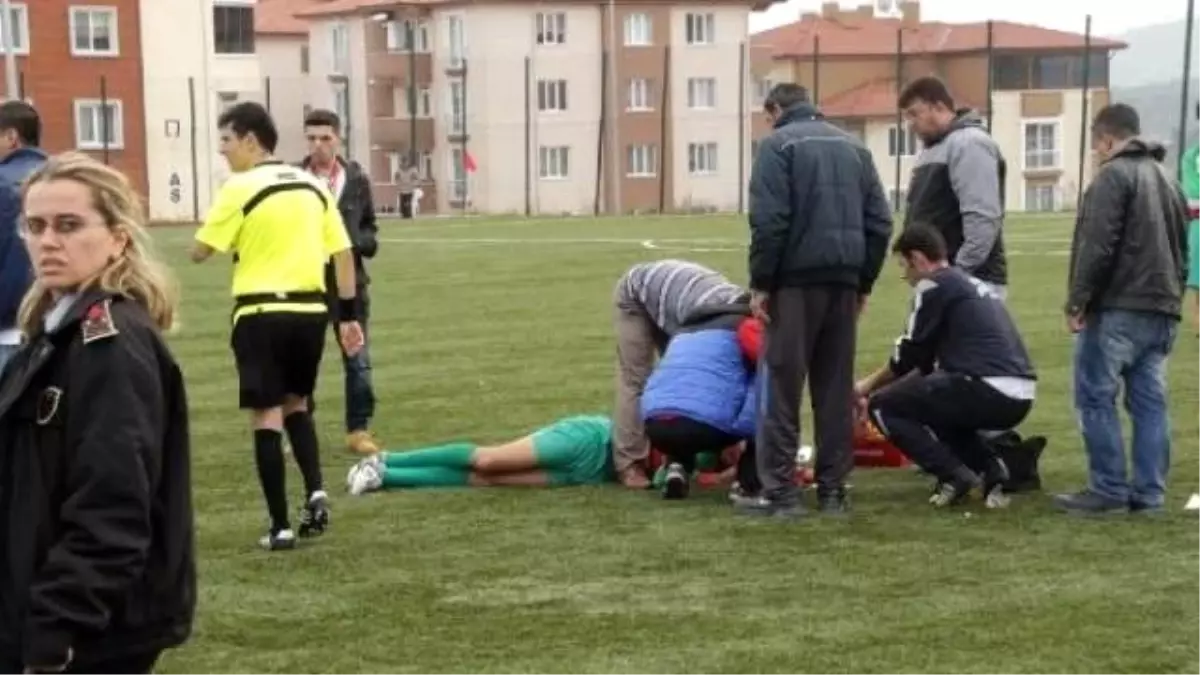 Dili Boğazına Kaçan Futbolcu Ölümden Döndü