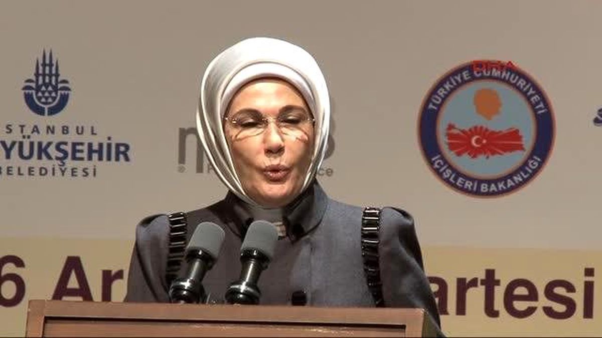 Emine Erdoğan ve Sare Davutoğlu Sempozyumda Biraraya Geldi 2