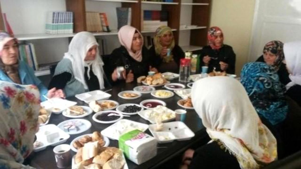 Kadınlar Kahvaltı Sofrasında Buluştu