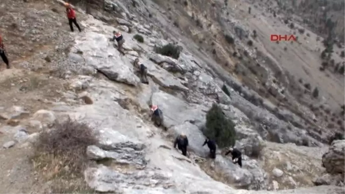 Kahramanmaraş\'ta Keçi Kurtarma Operasyonu