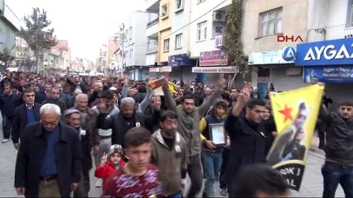 Nusaybin\'de Ypg\'linin Cenazesinde Olaylar Çıktı