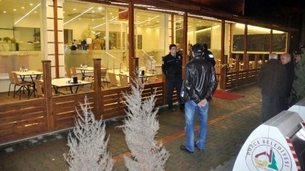 Restorana Kurşun Yağdırdı