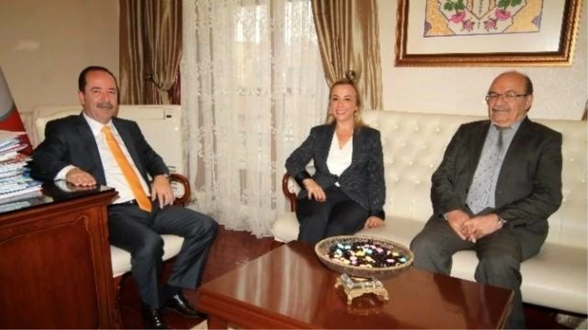 Yarım Asırlık Ezme Ustası Keçeci, Belediye Başkanı Gürkan\'ı Ziyaret Etti