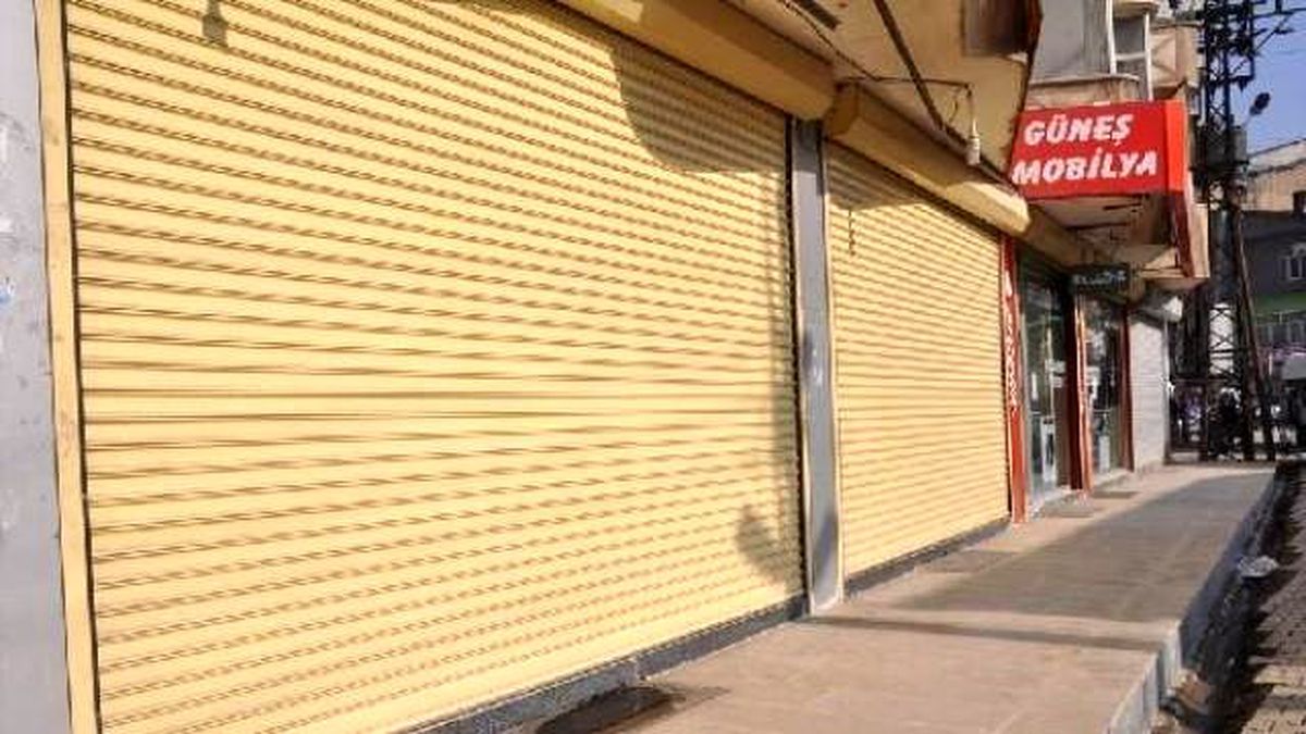 Yüksekova\'da Kepenkler Açılmadı