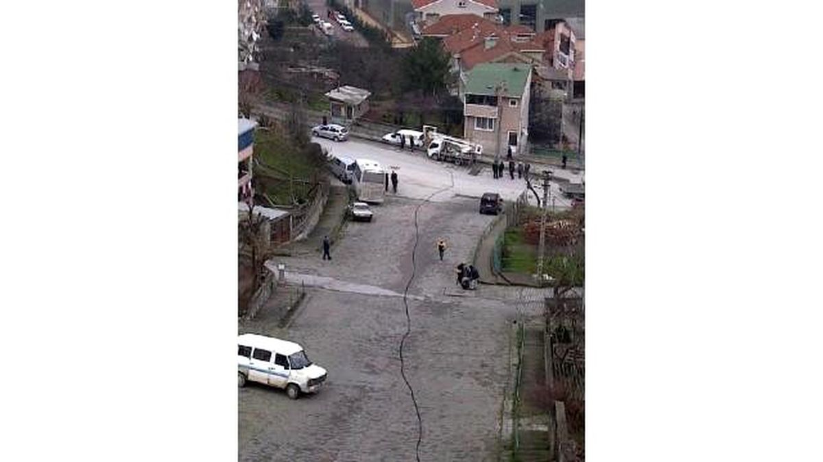 154 Bin Voltluk Yüksek Gerilim Hattı Cadde Ortasına Düştü