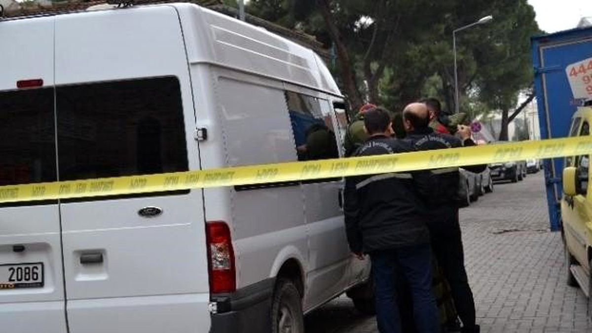 Apartman Girişinde Bomba Paniği