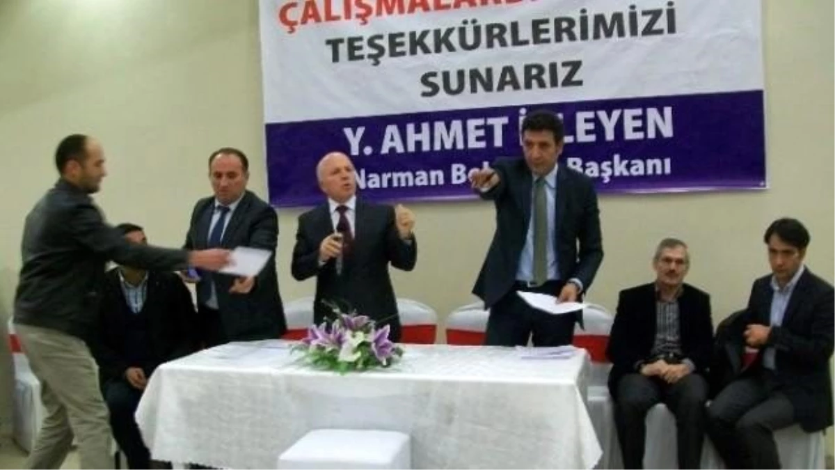 Büyükşehir Belediye Başkanı Mehmet Sekmen Narman\'da Muhtarlarla İstişare Toplantısı Yaptı