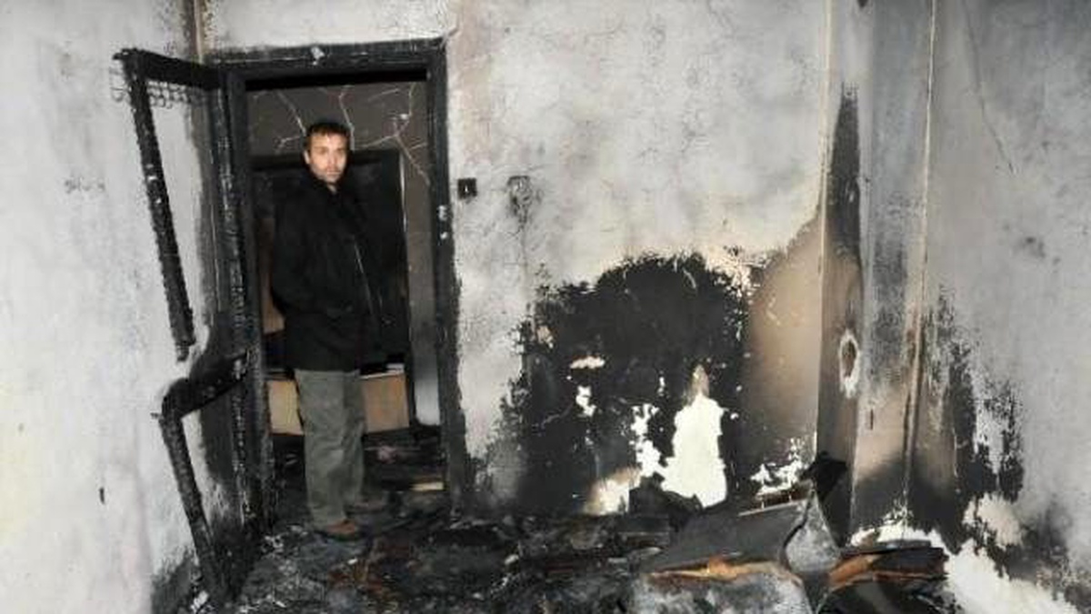 Eskişehir\'de Apartmanda Patlama ve Yangın: 5 Kişi Hastaneye Kaldırıldı (2)
