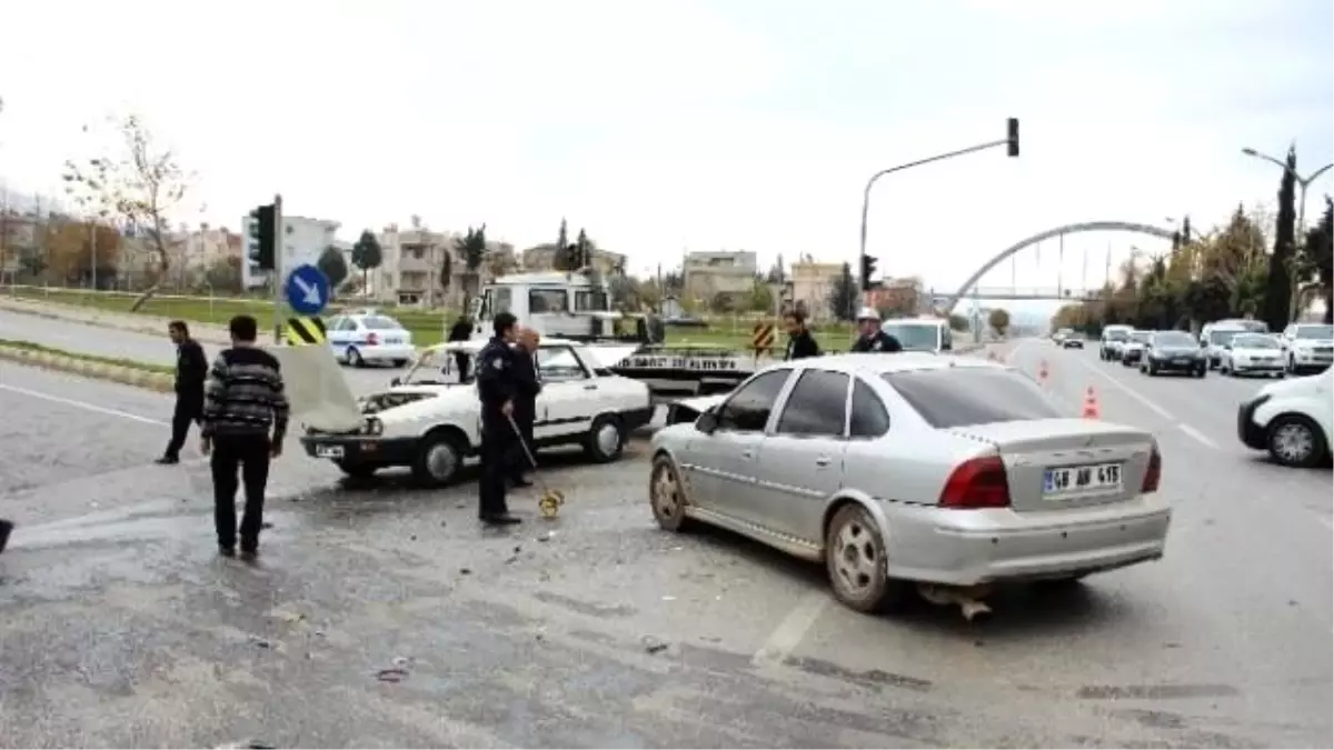 Kahramanmaraş\'ta Trafik Kazası: 5 Yaralı