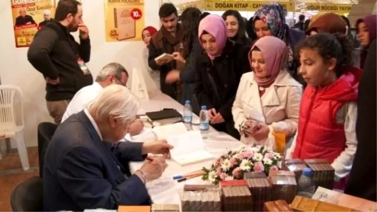 Konya Kitap Günleri\'nde Nuri Pakdil ve Rasim Özdenören İzdihamı