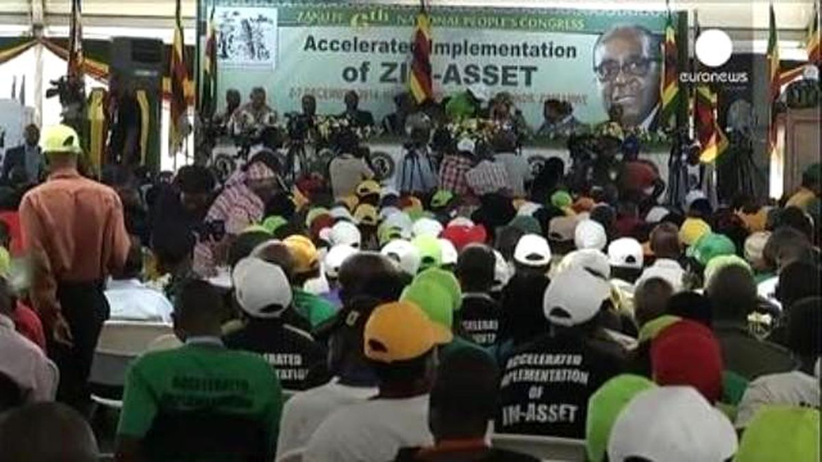 Zimbabve Devlet Başkanı Mugabe Karısını Parti Yönetimine Atadı
