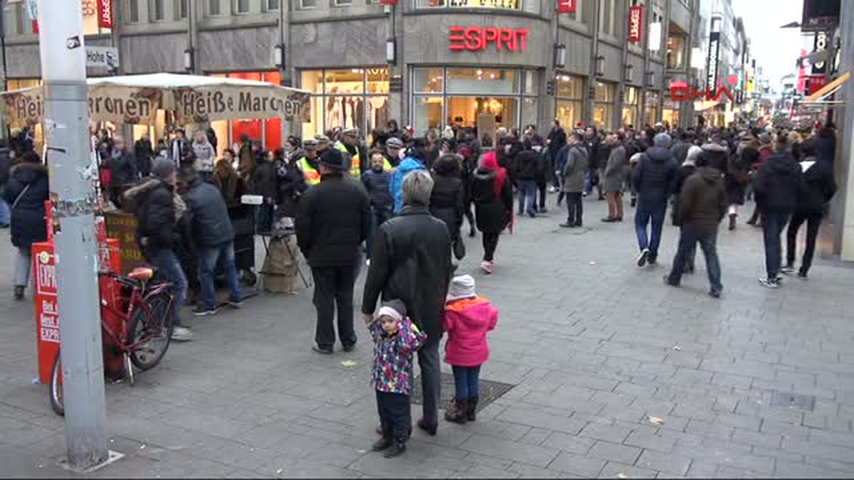 Almanya\'da Csu\'nun ?göçmenler Evlerinde Almanca Konuşmalı? Taslağına Tepkiler Sürüyor
