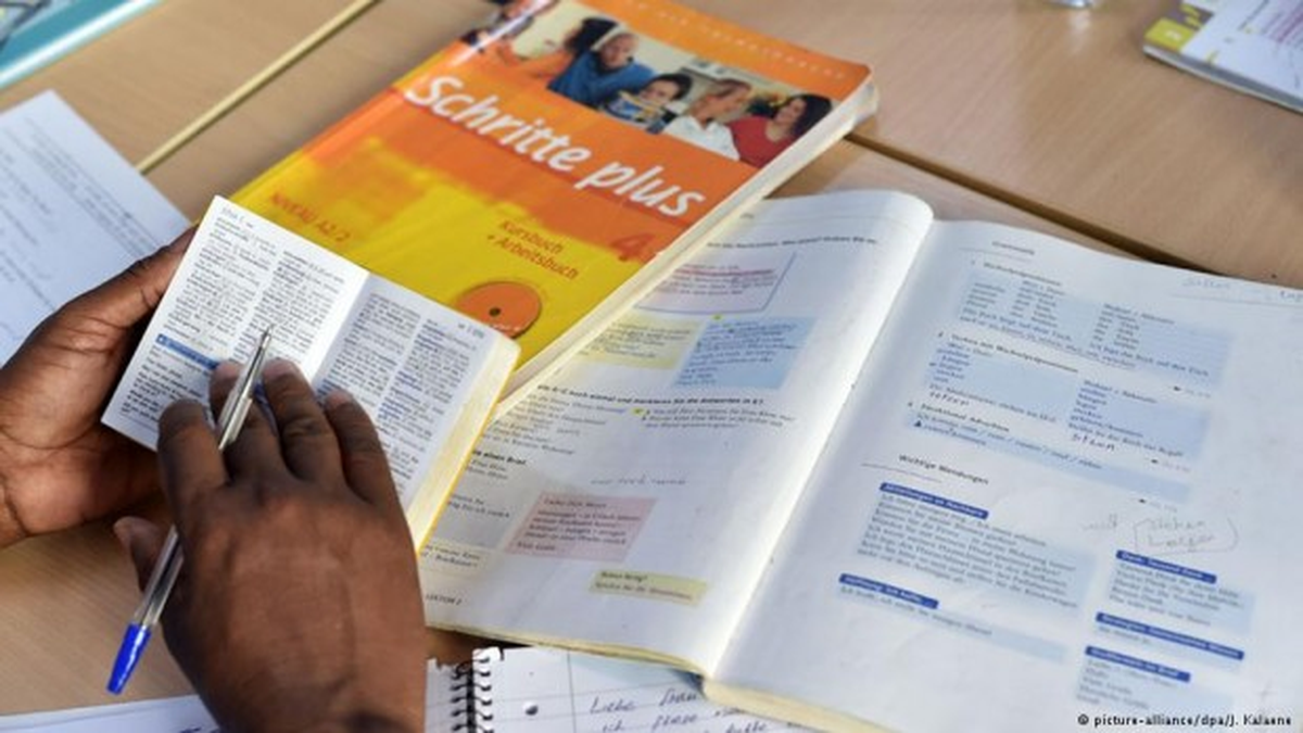 Almanya\'da Csu\'nun ?göçmenler Evlerinde Almanca Konuşmalı? Taslağına Tepkiler Sürüyor