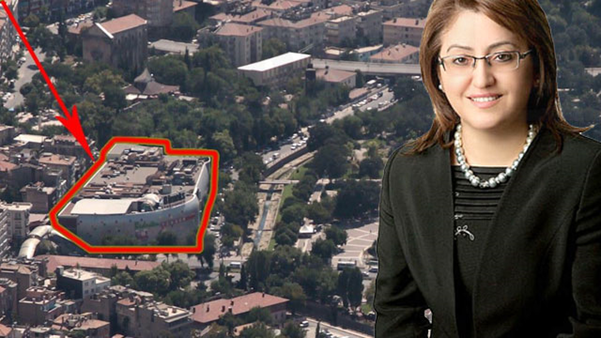 AVM\'yi Yıkıp Yerine Park Yapıyor
