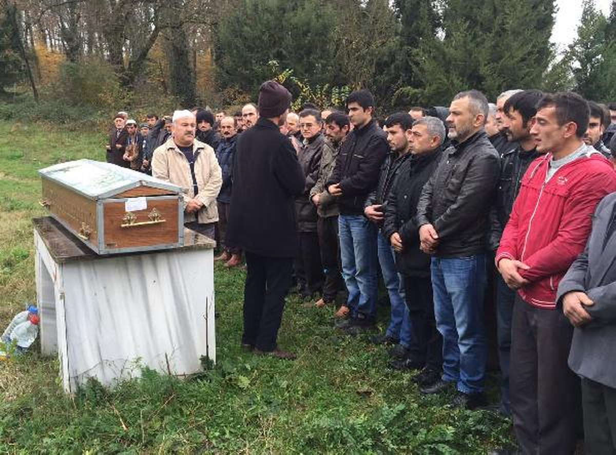 Çatıdan Düştü, Öldü