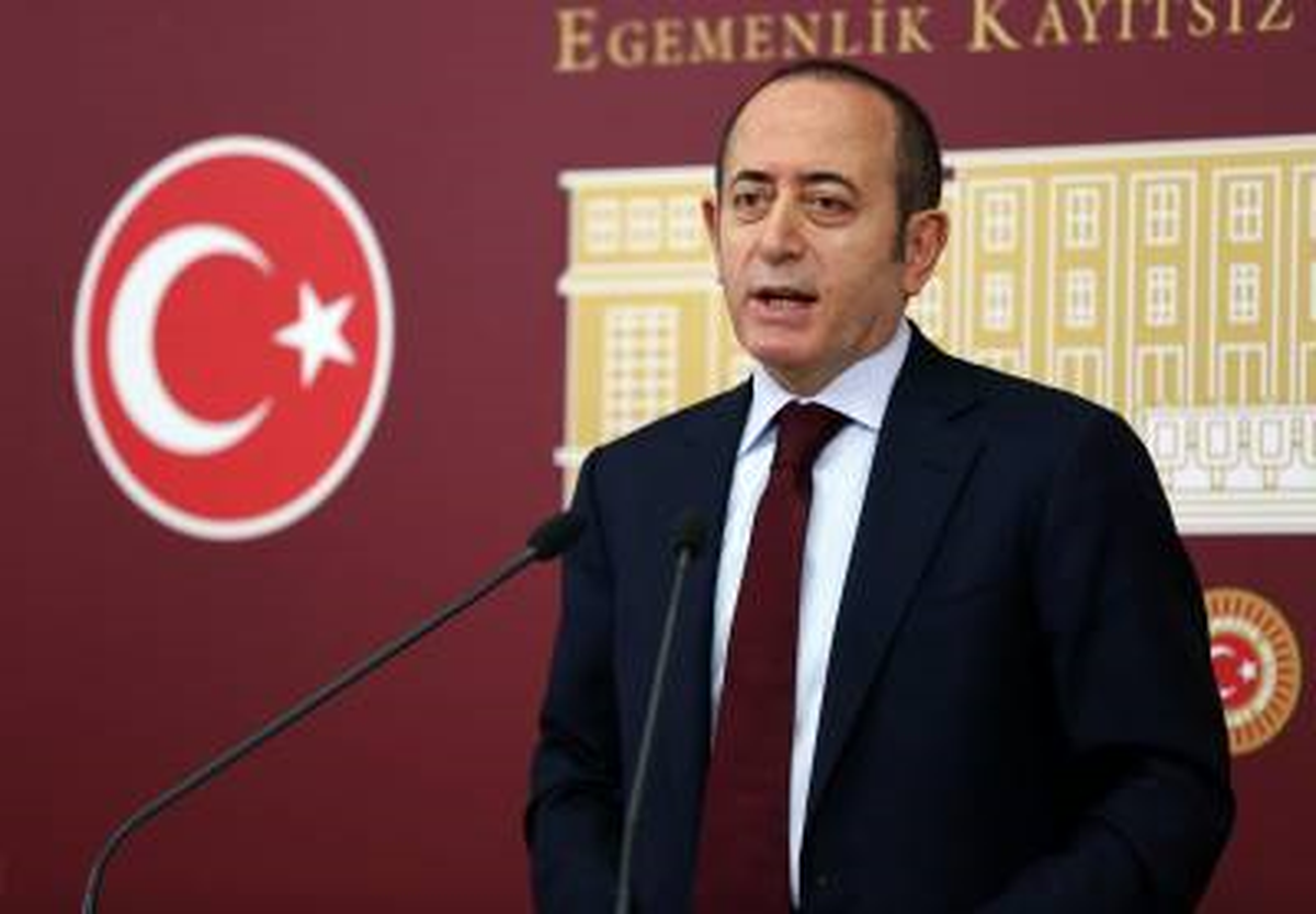 CHP\'li Hamzaçebi\'den Cumhurbaşkanı ve Başbakan\'a Tepki