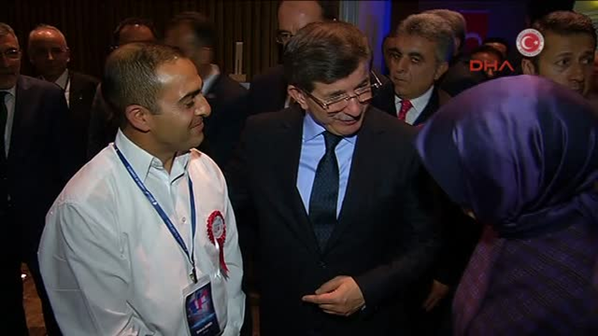 Davutoğlu, 4 Yaşındaki Ecrin\'i Kurtaran Deniz ile Görüştü
