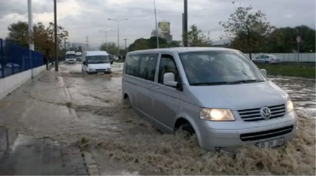 İzmir\'de Etkili Sağanak