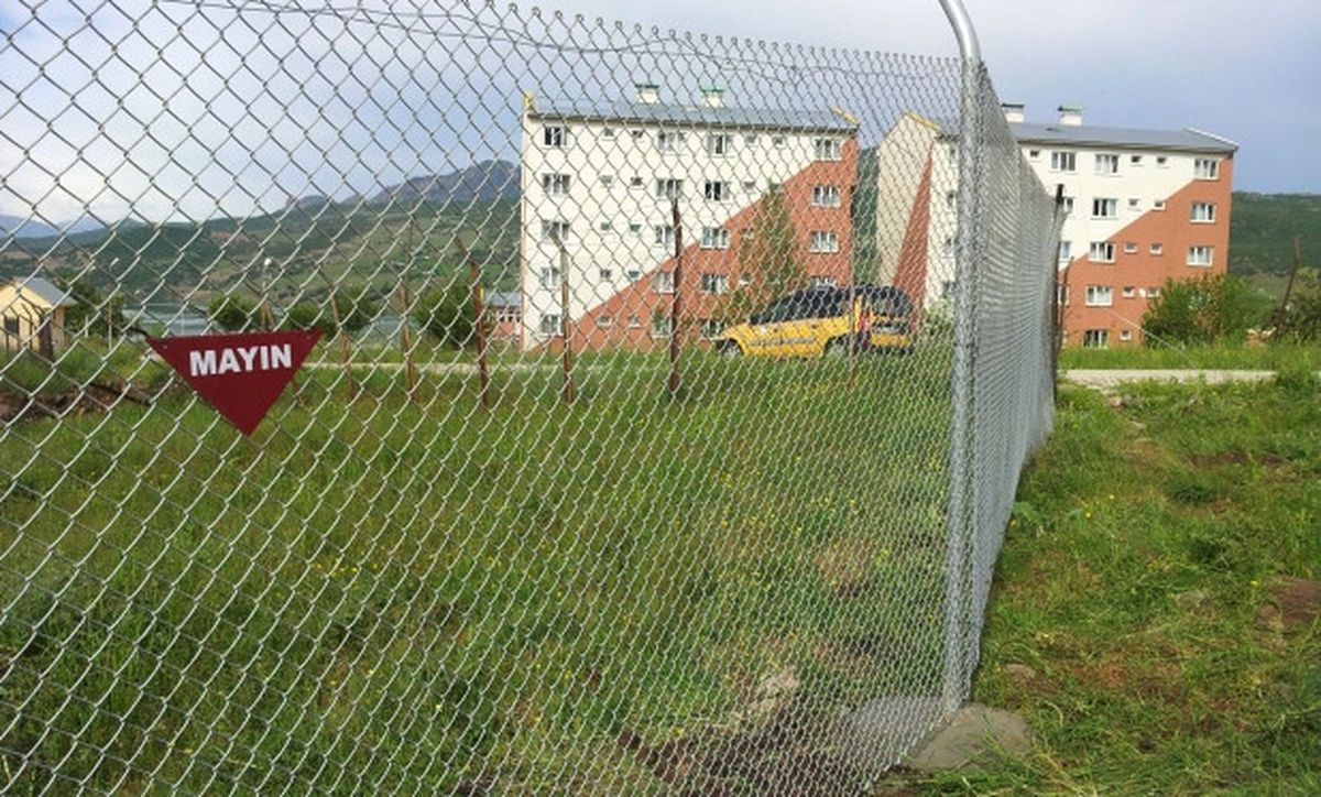 Jandarma Karakolunun Tel Örgülerini Aşınca Vuruldu
