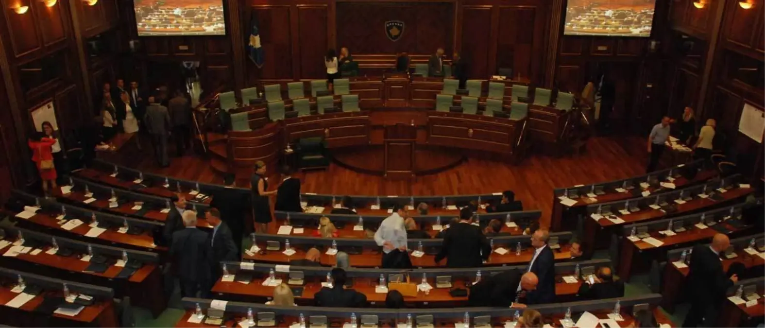 Kosova'da 6 Ay Sonra Meclis Başkanı Seçildi