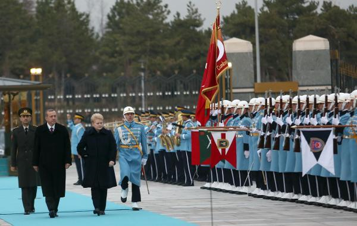 Litvanya Cumhurbaşkanı, Türkiye\'de Resmi Törenle Karşılandı