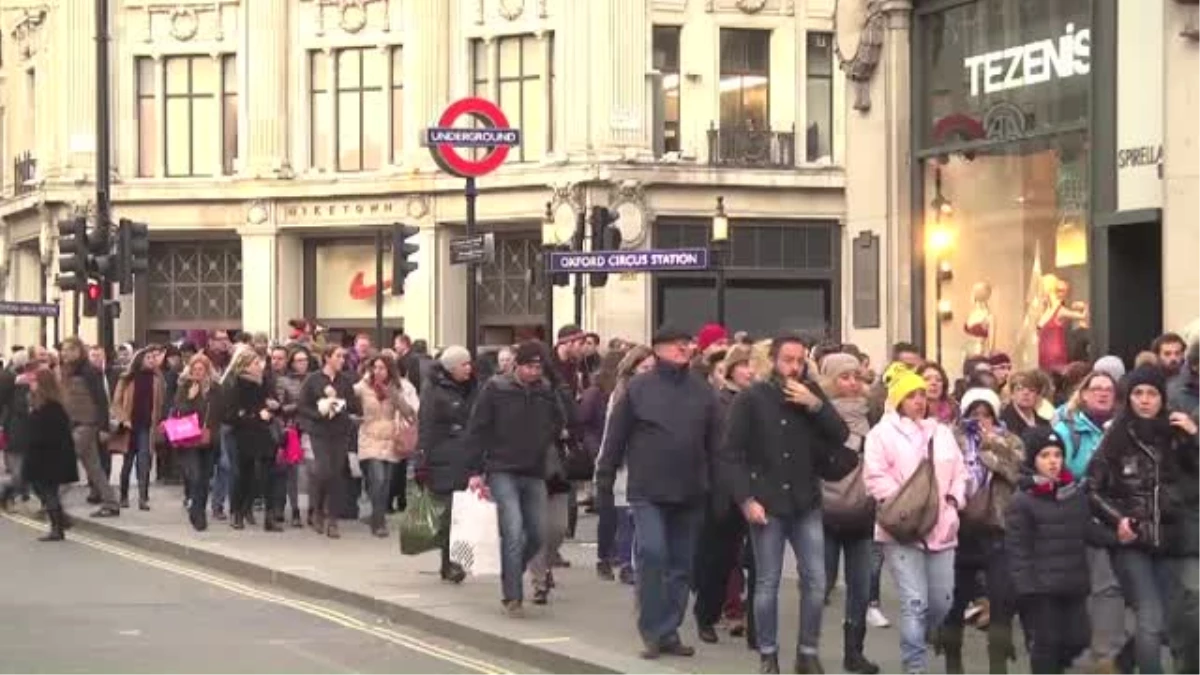 Londra Sokaklarında Noel ve Yılbaşı Heyecanı