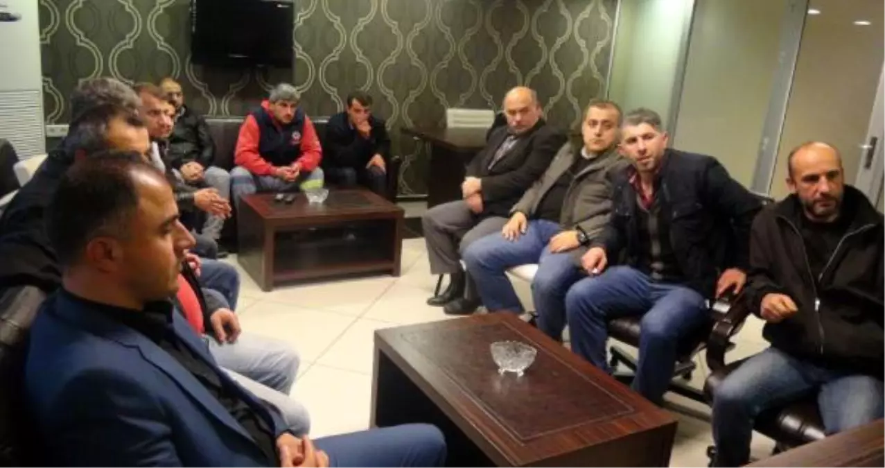 Madenciler, İşsiz Kalmamak İçin AK Parti\'den Destek İstedi