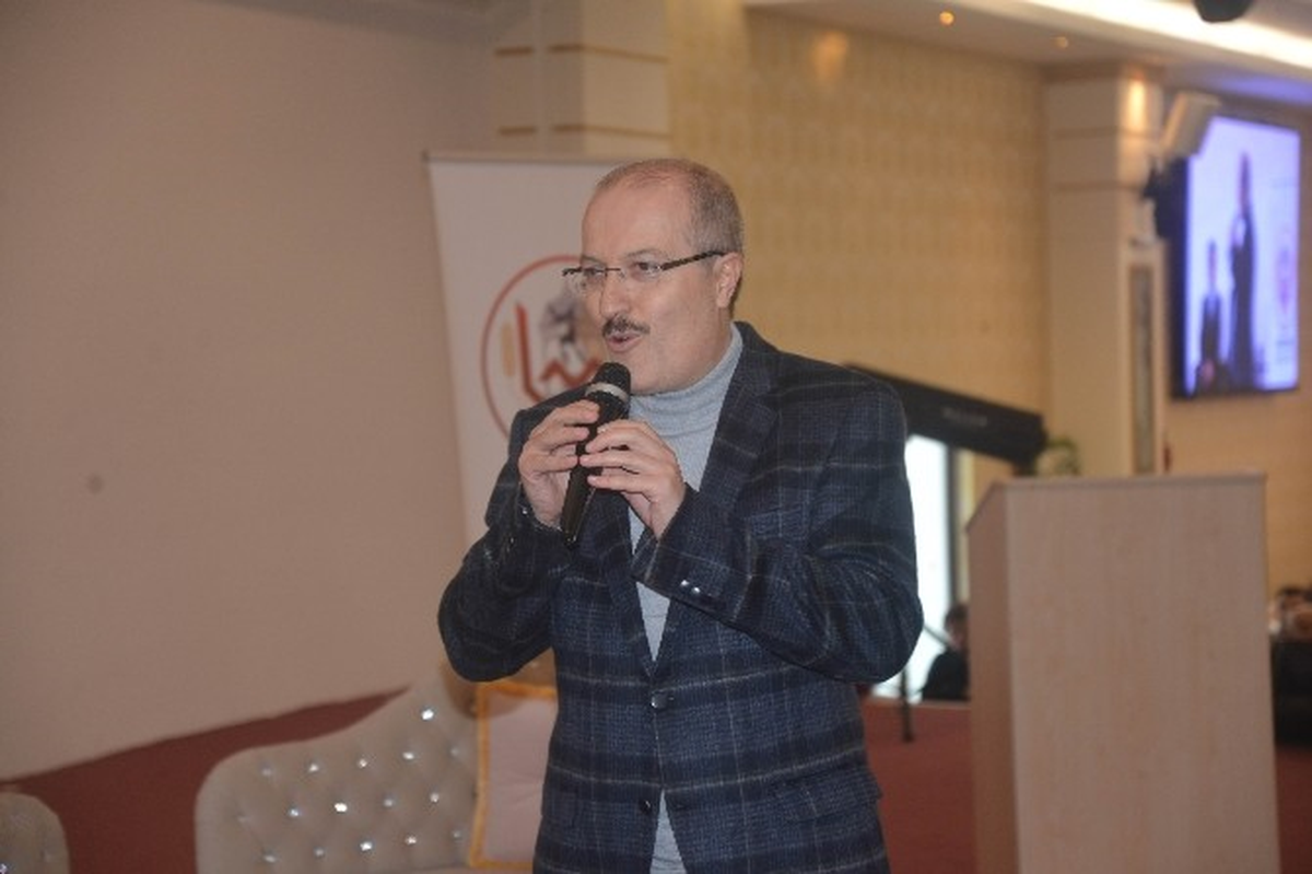 Nihat Hatipoğlu\'na Büyük İlgi