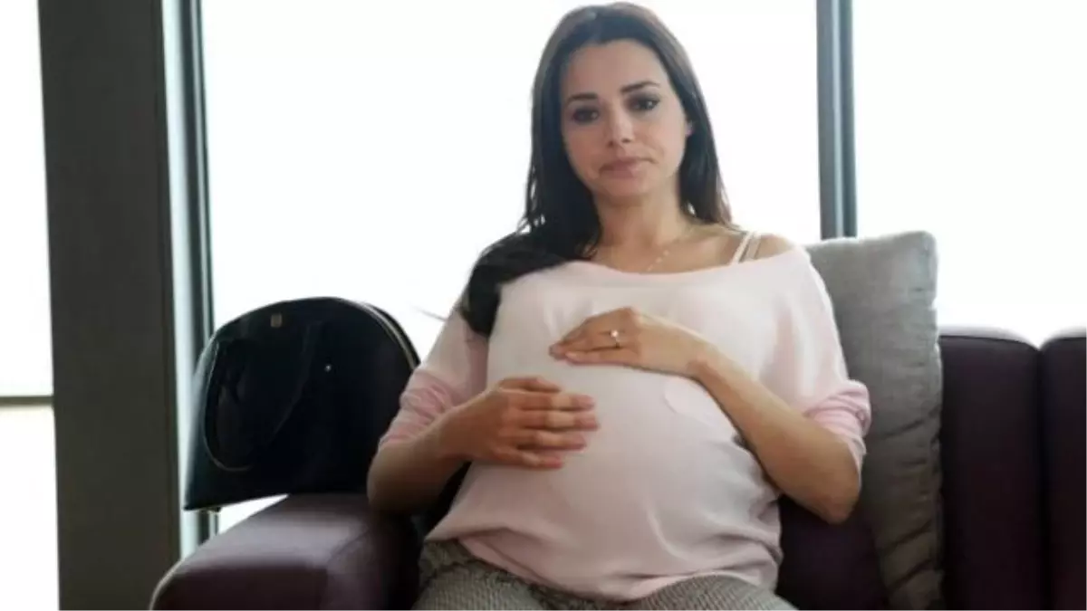 Özgü Namal\'ın Meçhul Aşkının Bilinmeyenleri Ortaya Çıktı