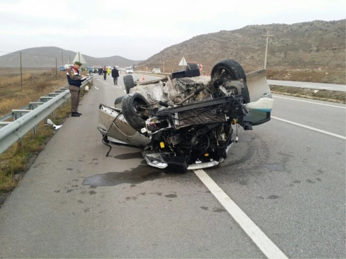 Sungurlu\'da Trafik Kazası: 1 Ölü, 2 Yaralı