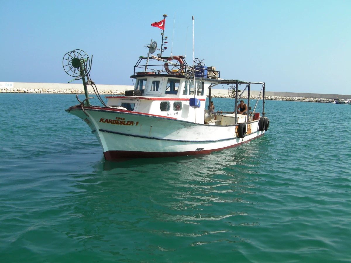 Trabzon\'da Bin 142 Ruhsatlı Balıkçı Teknesi Bulunuyor