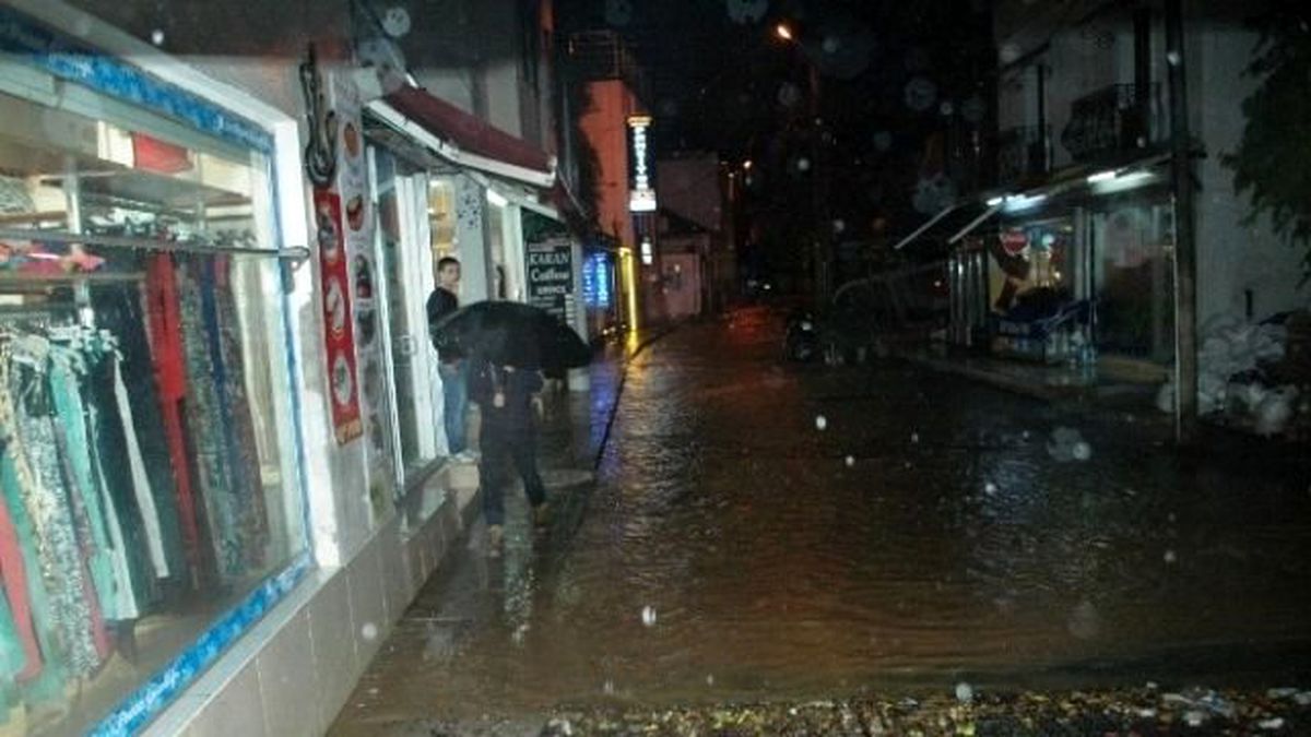 Bodrum\'da Etkili Sağanak Yağış