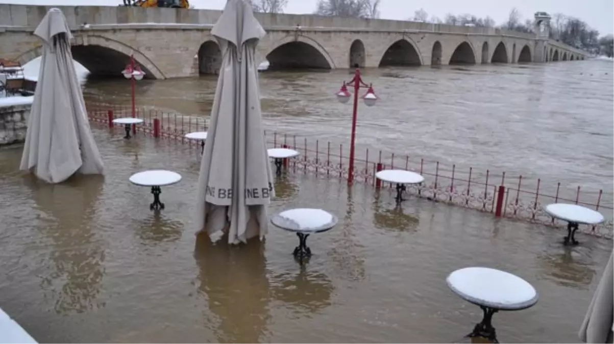 Edirne\'de, Nehir Taşkınlarının Verdiği Zarar