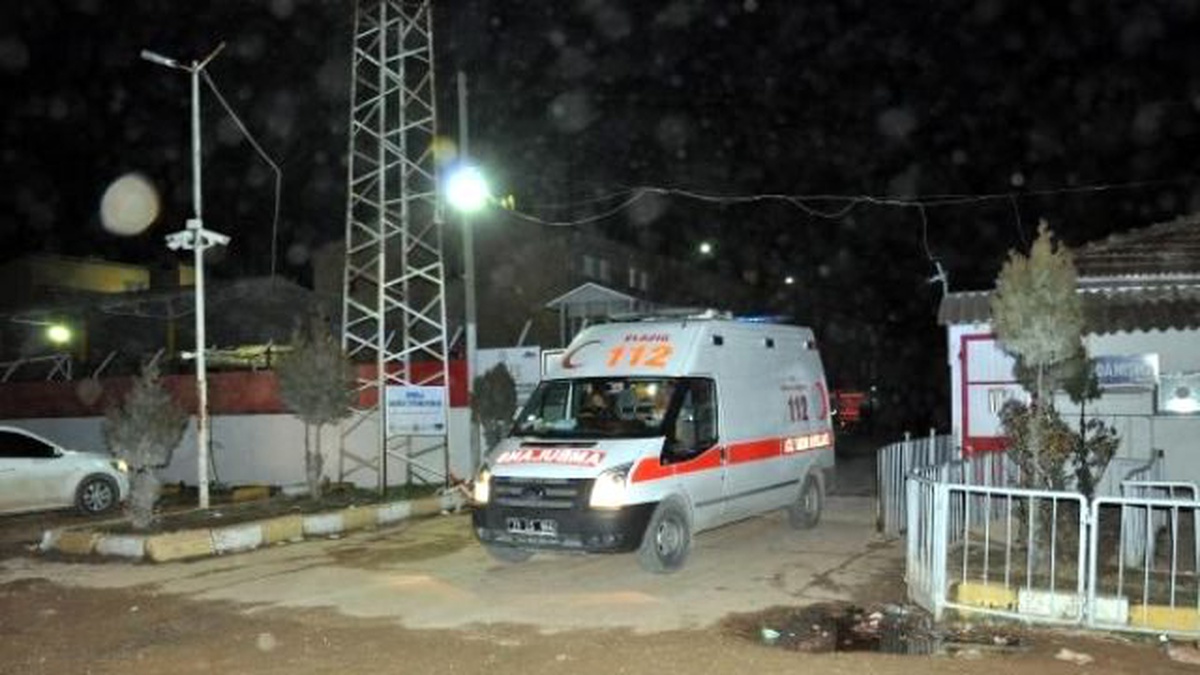 Elazığ\'da Tutuklu ve Mahkumlar Koğuştaki Yatakları Yaktı