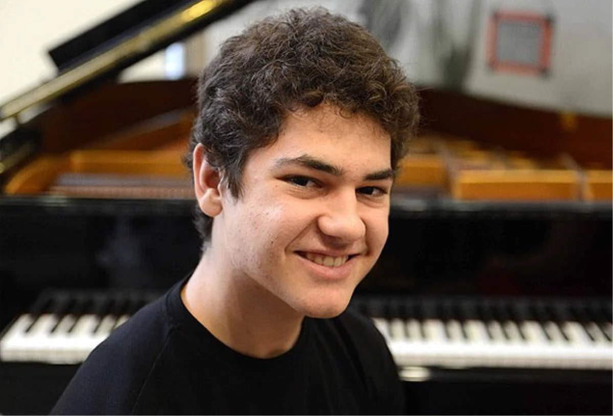 Genç Piyanist Esad\'ın Türk Vatandaşı Olması