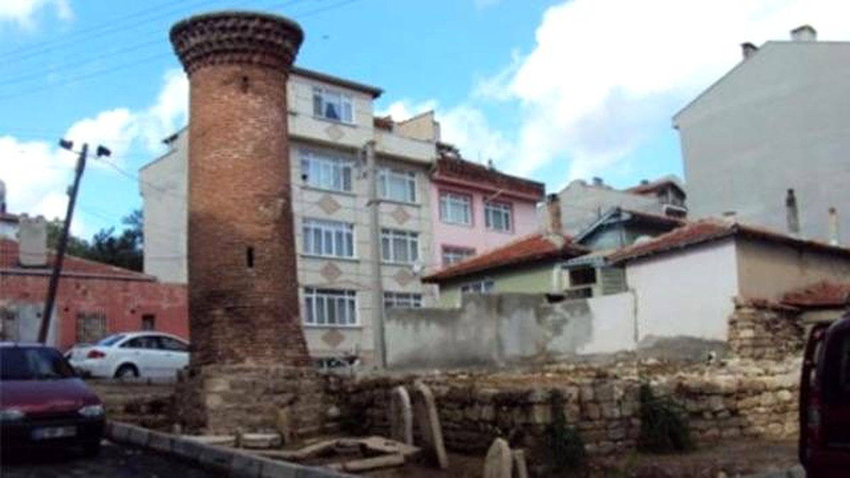 Günümüze Sadece Minaresi Ulaşan Cami Restore Edilecek