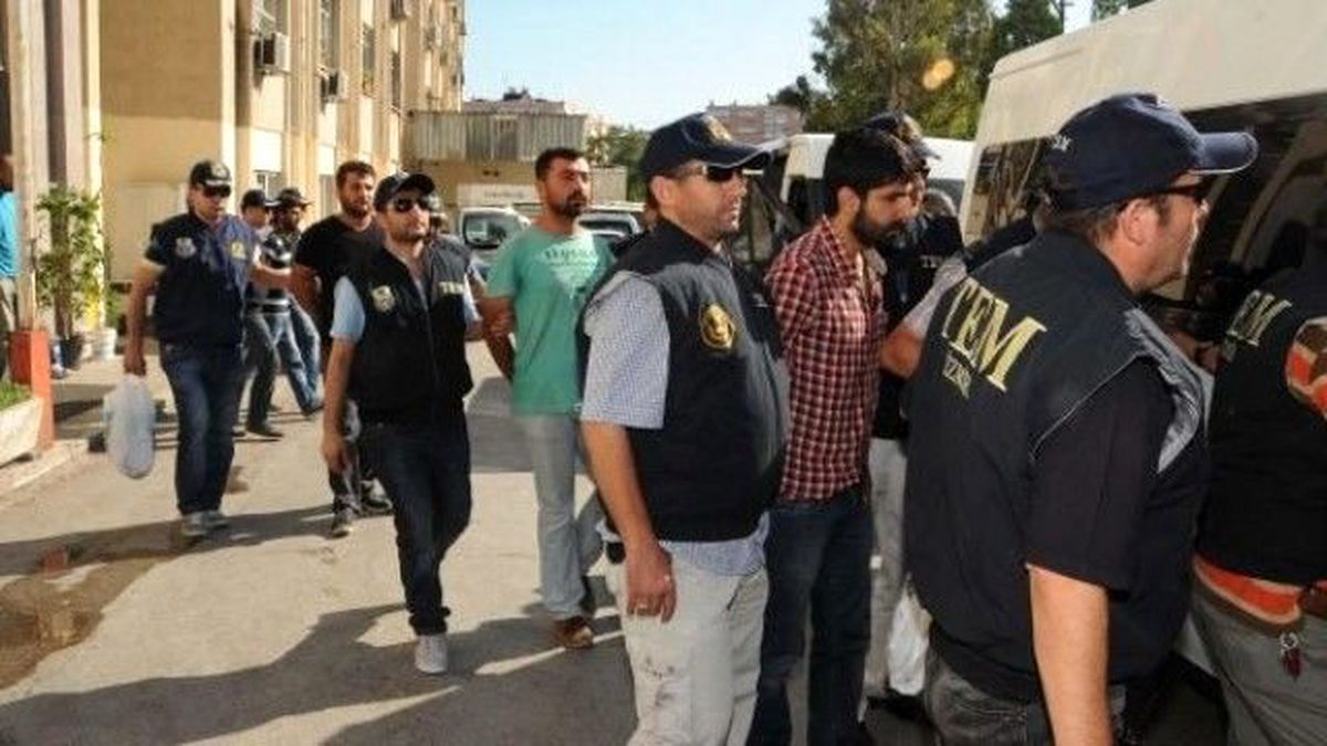 İzmir\'deki 8 Gezi Sanığına Beraat