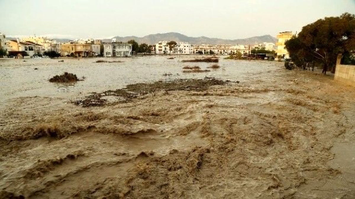 KKTC\'de Aşırı Yağışlar Hayatı Felç Etti
