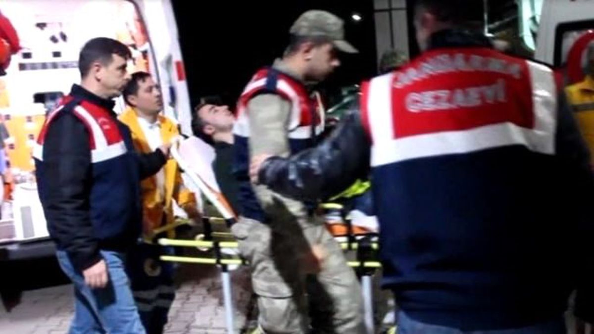 Mahkumlar Cezaevinde Yangın Çıkardı, 5 Kişi Hastanelik Oldu