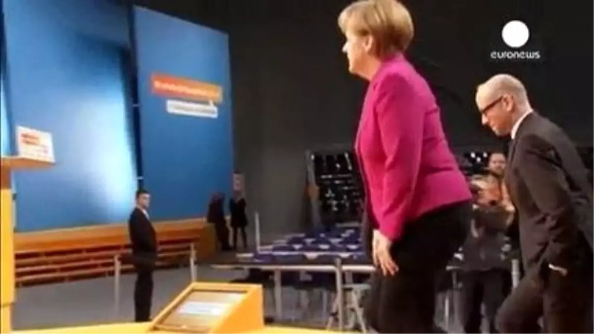 Merkel Partisinin Liderliğini Kimseye Kaptırmıyor