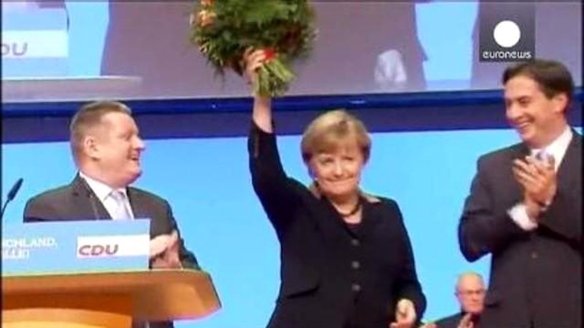 Merkel Yeniden Cdu Başkanı Seçildi