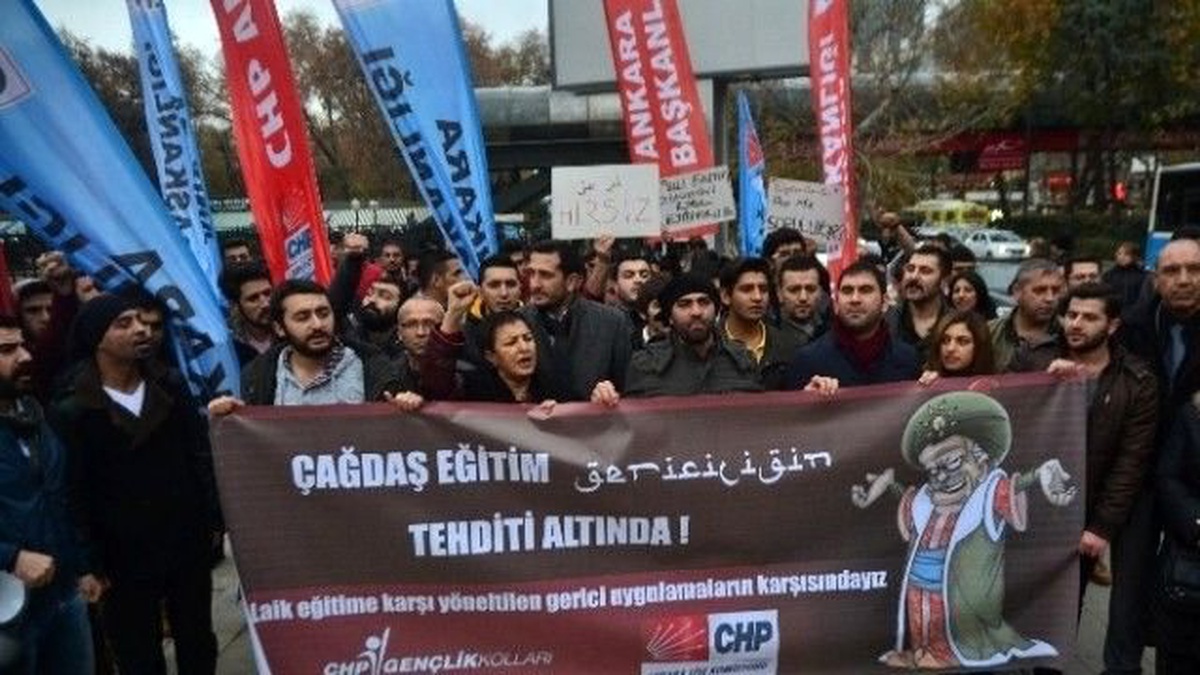 Milli Eğitim Bakanlığı Önünde CHP\'lilerden Eylem