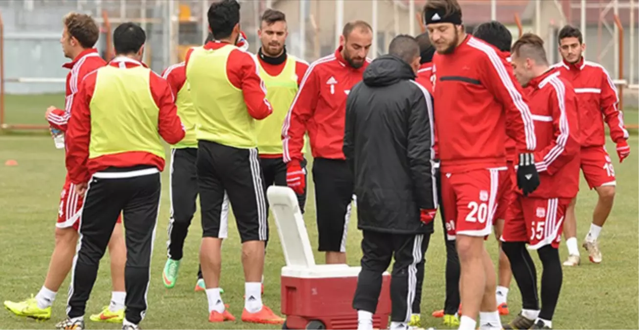 Sivasspor\'da Kötü Gidişat Sürüyor